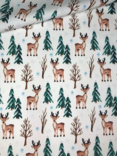 Hirsche_mit_Weihnachtsbaeumen
