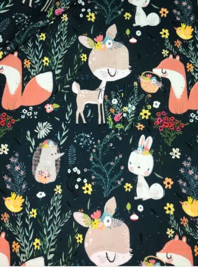 Fuechse_mit_Koerbchen_Flaschengruen